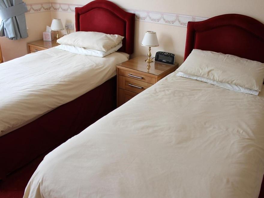 Merton House Worthing Bagian luar foto