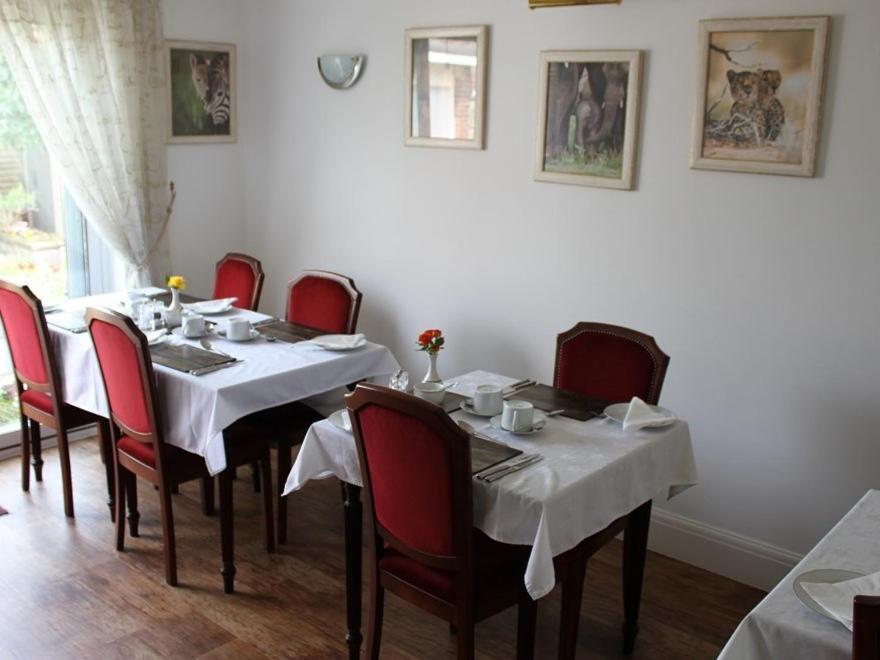 Merton House Worthing Bagian luar foto