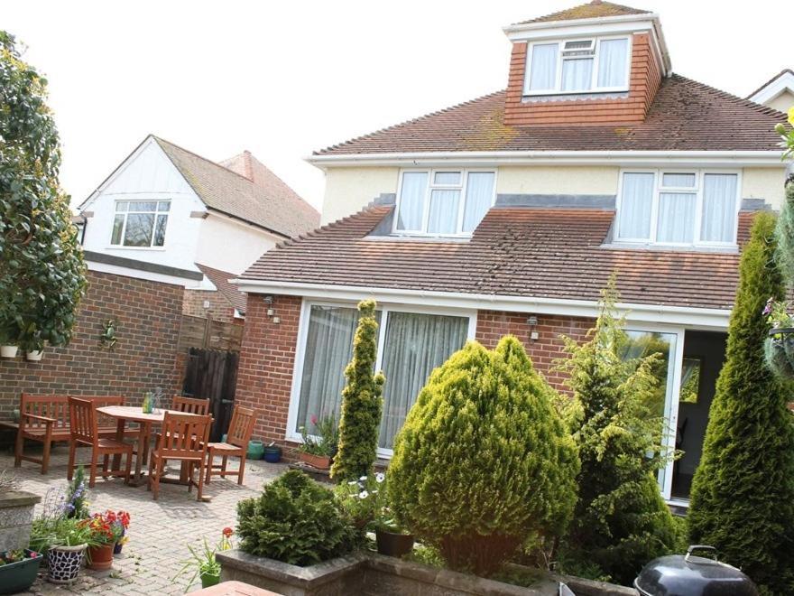 Merton House Worthing Bagian luar foto